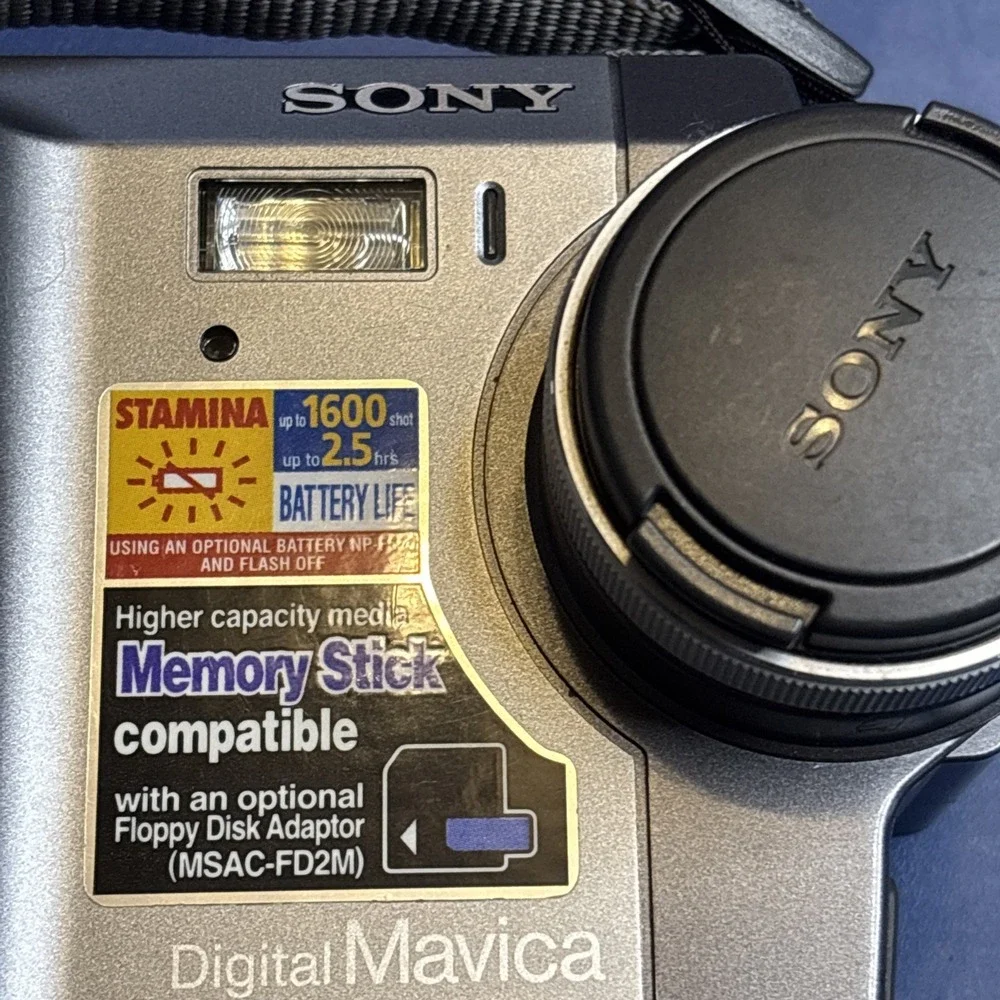 Vintage Sony MVC-FD90 Digital Mavica Camera 16x Zoom FD Drive 1.6MP Untested